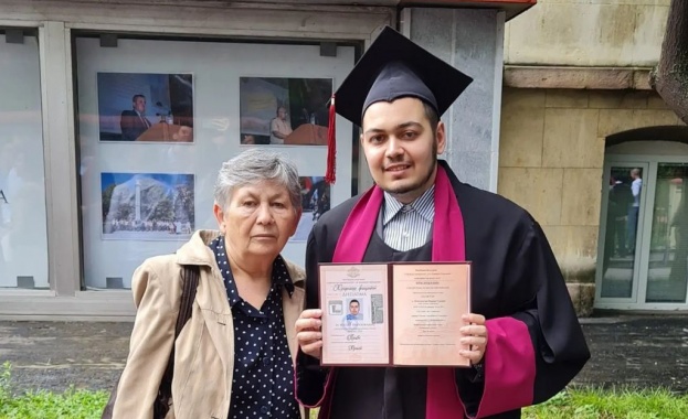 Разказваме ви за тежкия път по който минава 26 годишният Константин