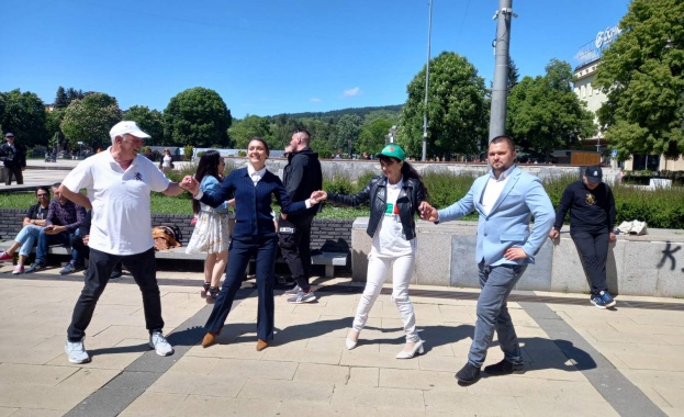 Над 150 човека присъстваха на откриването на предизборната кампания на