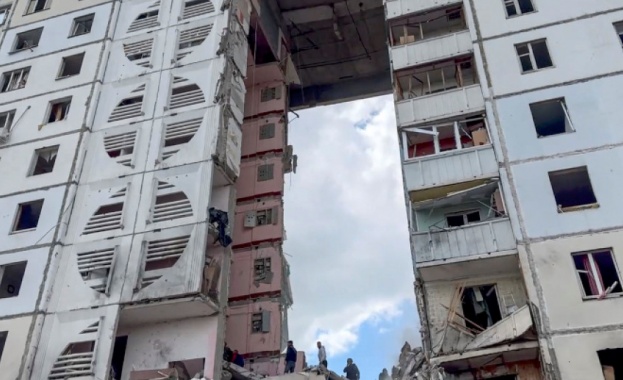 Най малко 19 души сред които две деца бяха ранени при