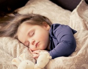 При децата проблемите със съня често водят до психози след пубертета