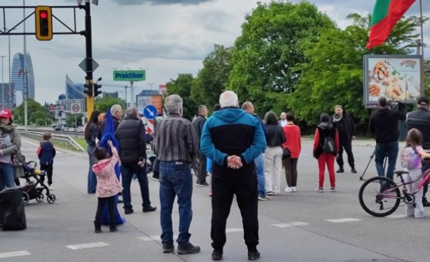 Протестиращи от столичните квартали Горубляне и Панчарево блокираха Цариградско шосе