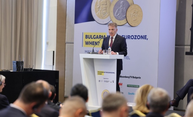 Министър Николов: Приемането ни в еврозоната ще подпомогне външнотърговския стокообмен на страната и ще има положителен ефект върху чуждестранните инвестиции