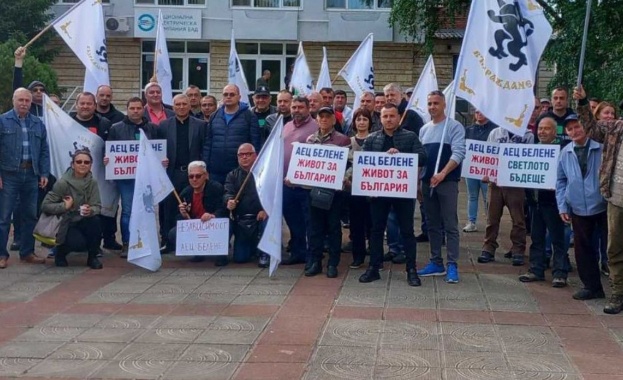 Три поредни дни Възраждане спира украинска делегация дошла да се