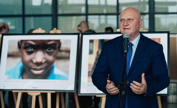 bTV откри фотографска изложба „Другата страна“