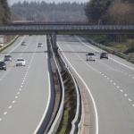 Трима души загинаха, а шестима са ранени, след като микробус се обърна край германския град Кобленц