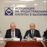 Зам. министър-председателят и министър на финансите Людмила Петкова оглави Обществения съвет “Икономика на светло“