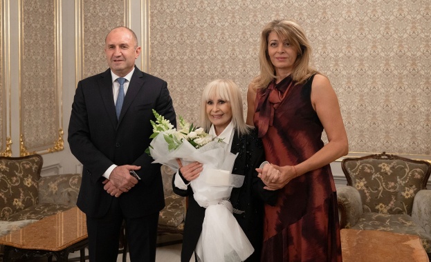 Държавният глава Румен Радев удостои с Почетния знак на президента