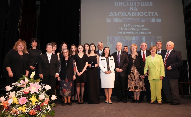 Вълнуващо е да си министър в момент когато Министерството на