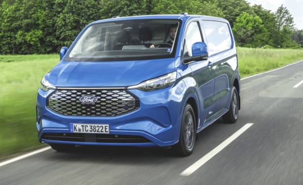 Новият електрически Ford E-Transit Custom идва през лятото