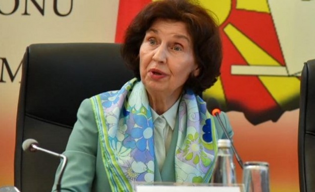 Президентът на Република Северна Македония Гордана Силяновска Давкова която води държавно църковна