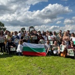 Кандидат за депутат от "Възраждане" спря кампанията си, за да посети българска общност зад граница