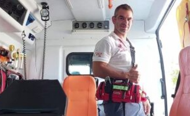Спасител по призвание. Как бивш командос се превърна в единствения кмет-парамедик у нас Спасител по призвание. Как бивш командос се превърна в единствения кмет-парамедик у нас