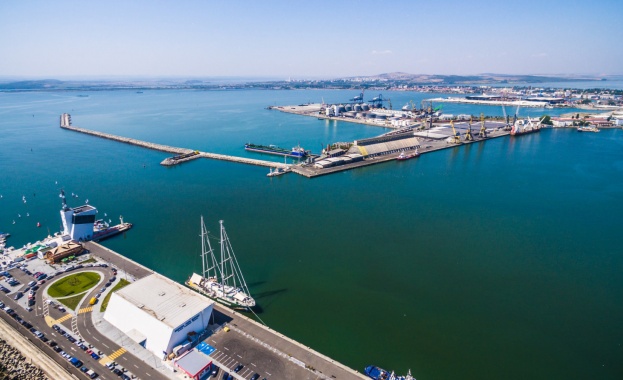 Удължават акваторията в района на бургаското пристанище Това ще позволи