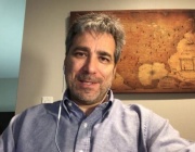 Христофор Караджов: С уволненията във "Вашингтон пост" Безос угодничи на Тръмп