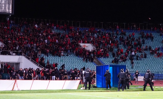 Плейофният мач за класиране в Лигата на конференциите между отборите