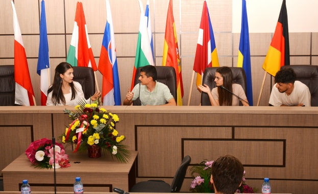 За трети пореден път международният литературен младежки фестивал Приятелството