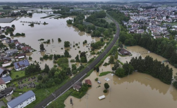В Германия продължава битката с последствията от лошото време Властите