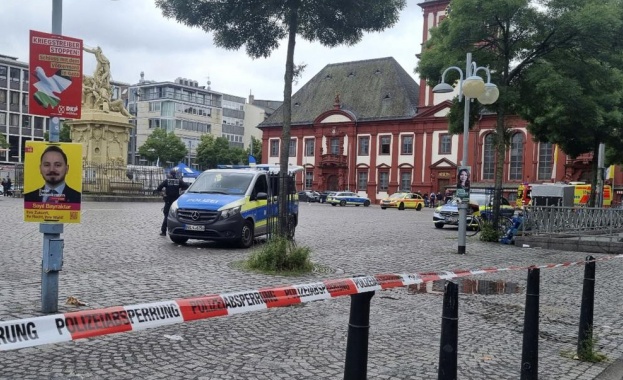 Политик от крайнодясната германска партия Алтернатива за Германия бе нападнат