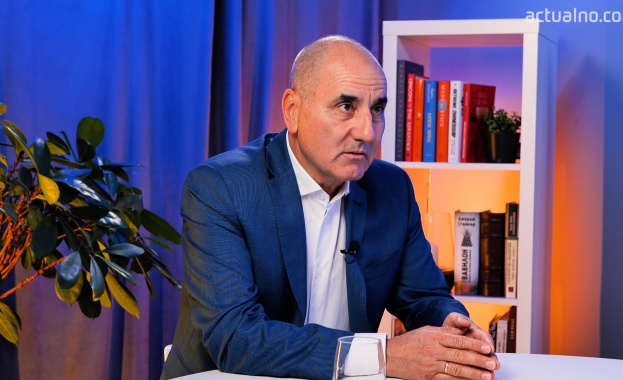 Консумираме отвращение към политическите лидери Това заяви в предаването Цветан