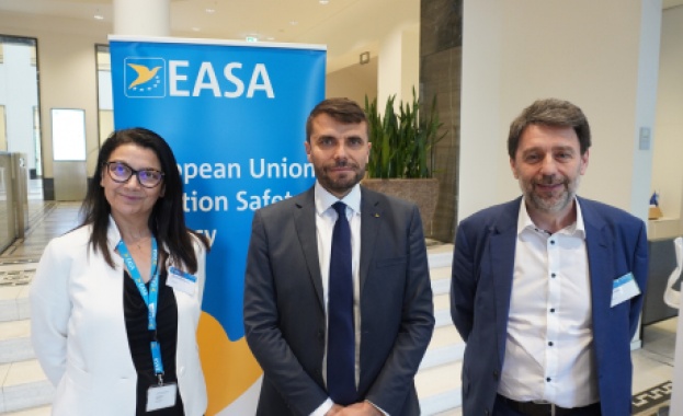 Директорът на Гражданска въздухоплавателна администрация Анелия Маринова е първият български