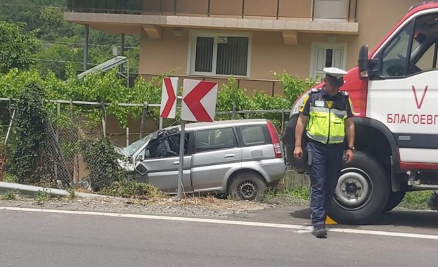 Водач на лек автомобил загина на място след като колата