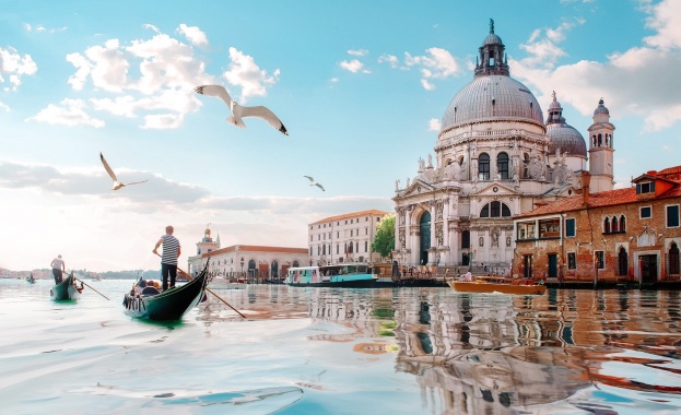 От днес посетителите на италианския град Венеция трябва да заплащат