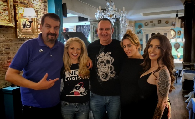 Тити Папазов, Ники Кънчев, Виктория и Айлин от „Ергенът“ -в новата песен на EXPOSE