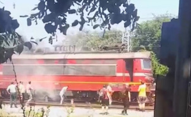 Вчера около в бързия влак София Бургас възникна пожар