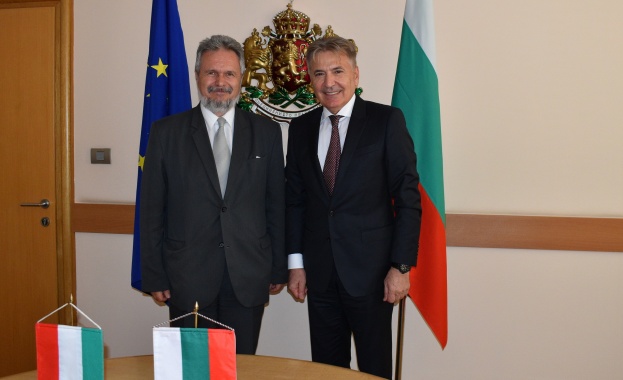 Министър Николов и посланикът на Унгария обсъдиха задълбочаване на двустранните икономически отношения