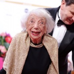 102-годишна жена, оцеляла след Холокоста, ще украси корицата на "Вог" 