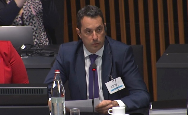 Министърът на транспорта и съобщенията Георги Гвоздейков участва в заседанието