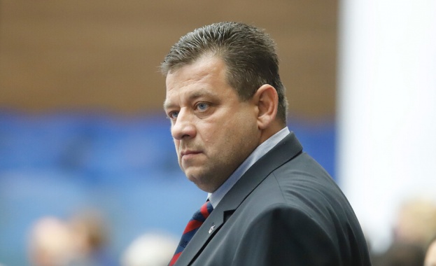 Председателят на Величие Николай Марков обяви че прекратява участие във