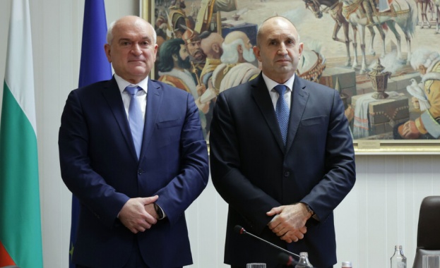 Служебният премиер и министър на външните работи Димитър Главчев ще