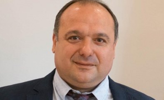 Министър Петър Димитров: Пробите на морската вода не показват отклонение от стандартите за качество Министър Петър Димитров: Пробите на морската вода не показват отклонение от стандартите за качество