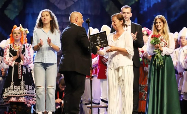 Танцов ансамбъл Балканска младост при Народно читалище Тодор Пеев 1771 гр