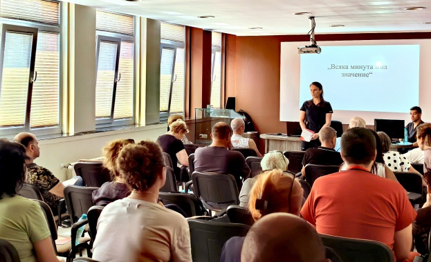 Десетки хора от различни части на България бяха консултирани и