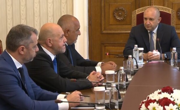 ГЕРБ-СДС на консултации: Радев попита Борисов какъв е ходът на преговорите