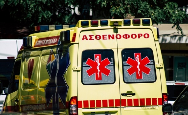 В Гърция предупреждават туристите да не стоят продължително на слънце
