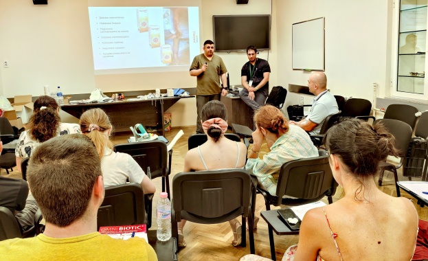 Водещи детски специалисти от Пирогов проведоха Лятна академия за родители