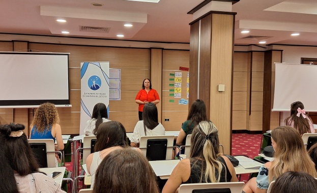 Председателят на Държавната агенция за закрила на детето д р Теодора