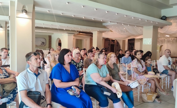 Повече от 40 участници събра срещата между работодатели и бежанци