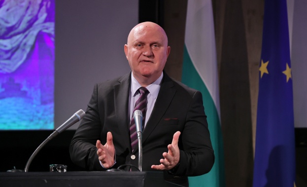 Днес на 1 ноември почитаме един от най светлите дни в