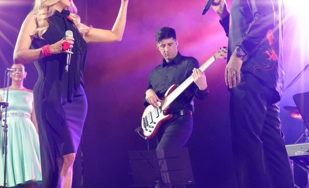 Орлин Горанов започна турнето си 50 години магия с вълнуващ