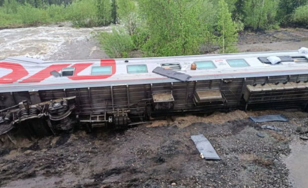 Двама души са загинали и още 40 са ранени след