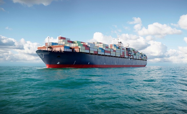 Товарният кораб Лейди Шам Lady Sham плаващ под флага на