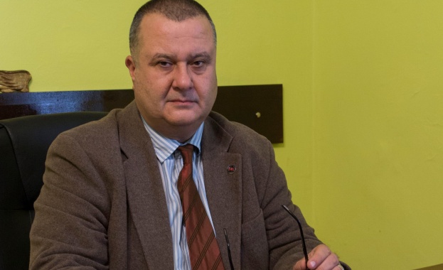 Има разделение сред членовете на Светия синод по отношение на