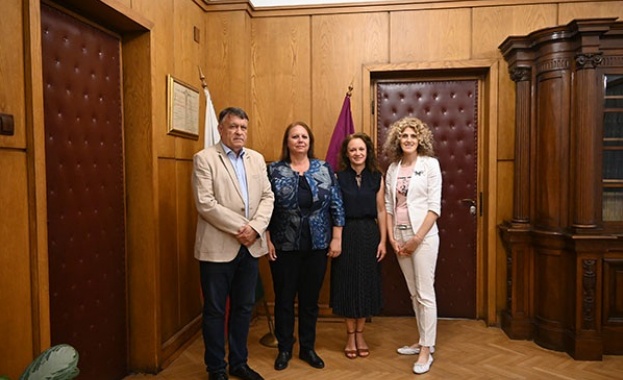 Държавната агенция за закрила на детето и Софийския университет Св