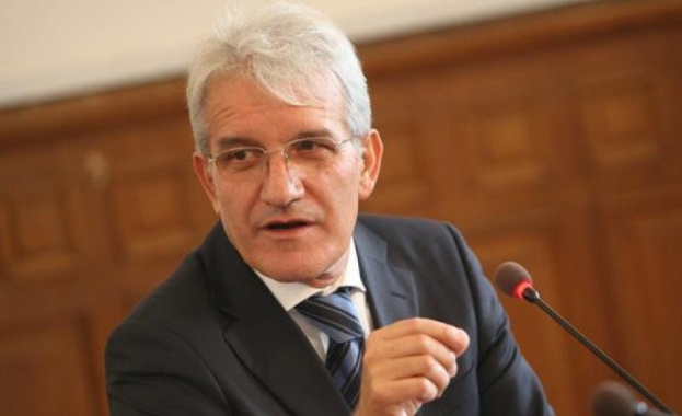 Депутатът Рамадан Аталай направи коментар пред журналисти по повод ситуацията