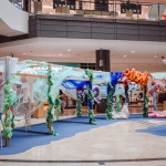 Студенти от НХА представят инсталация от близо 200 кг дрехи в Сердика Център в София