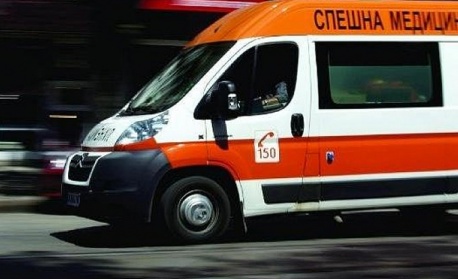 Тир падна в дере във Великотърновско, шофьорът е загинал